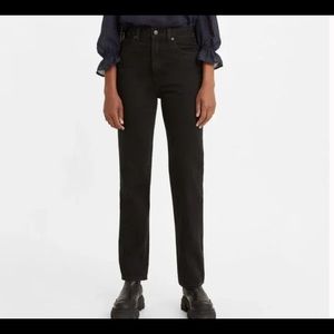 Levi’s Premium 70’s High Rise Slim Straight Women’s Jeans Waist: 26” Inseam: 27”